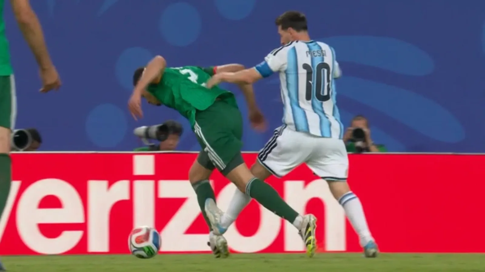Algérie-Argentine : le carton rouge que Messi n'a jamais reçu refait surface